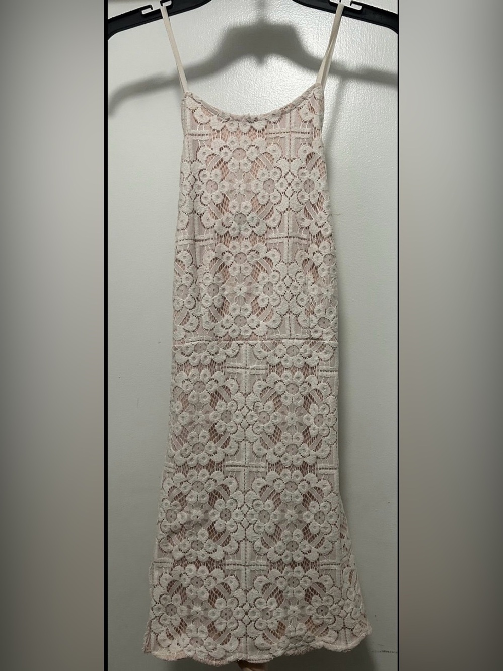 L’atiste Beige Lace Mini Dress Size M EUC